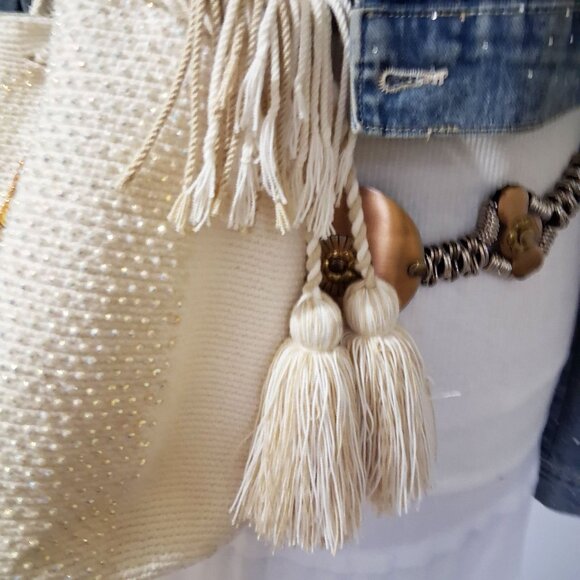 This item is a handcrafted Wayuu mochila bag from Colombia crystals beaded - Picture 10 of 10